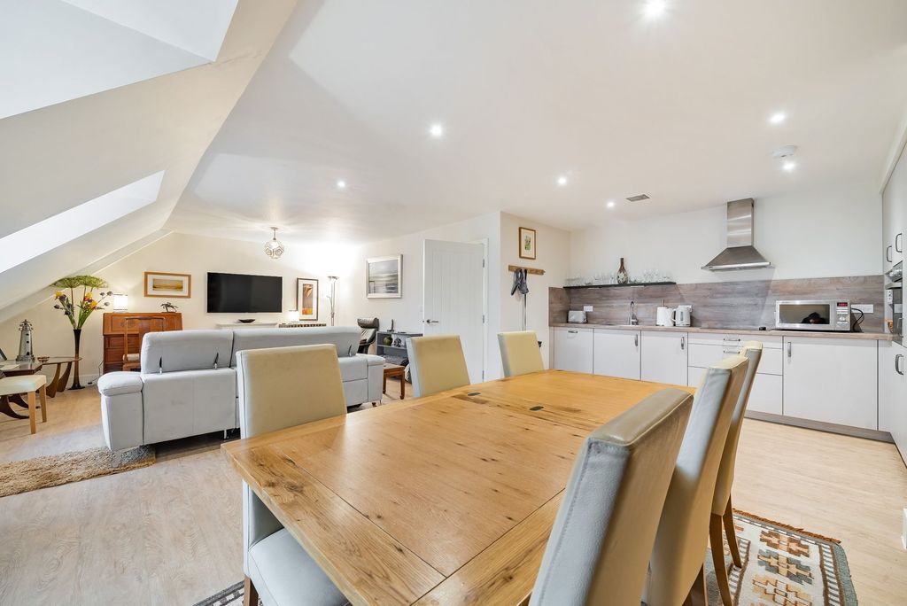 2 bed flat for saleBepton Road, Dundee House Bepton Road GU29 photo 5