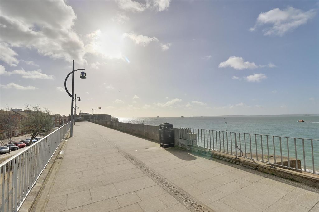 Additional image 37 of 4 bed town house for saleBroad Street, Old Portsmouth, Hampshire PO1