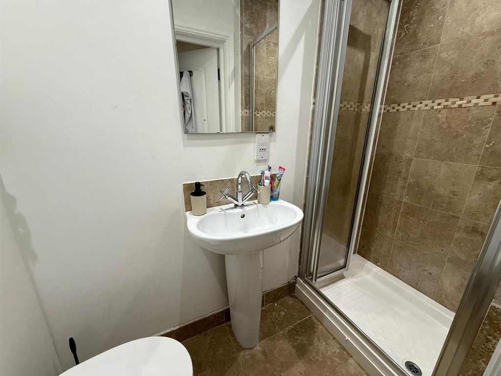 Additional image 6 of 2 bed flat for saleElizabeth Street, Macclesfield SK11