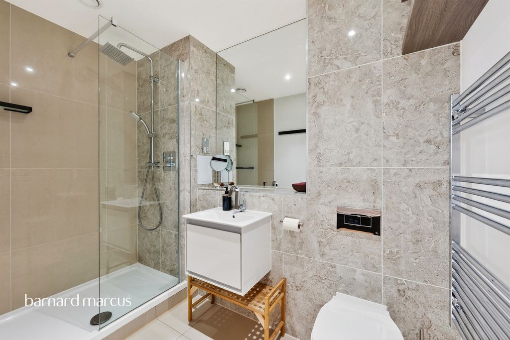 Additional image 10 of 2 bed flat for saleBlagdon Road, New Malden KT3