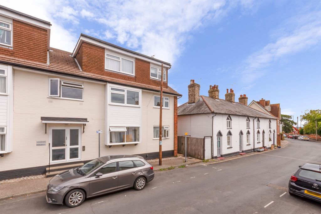 Additional image 8 of 2 bed flat for saleChurch Street, Maldon CM9