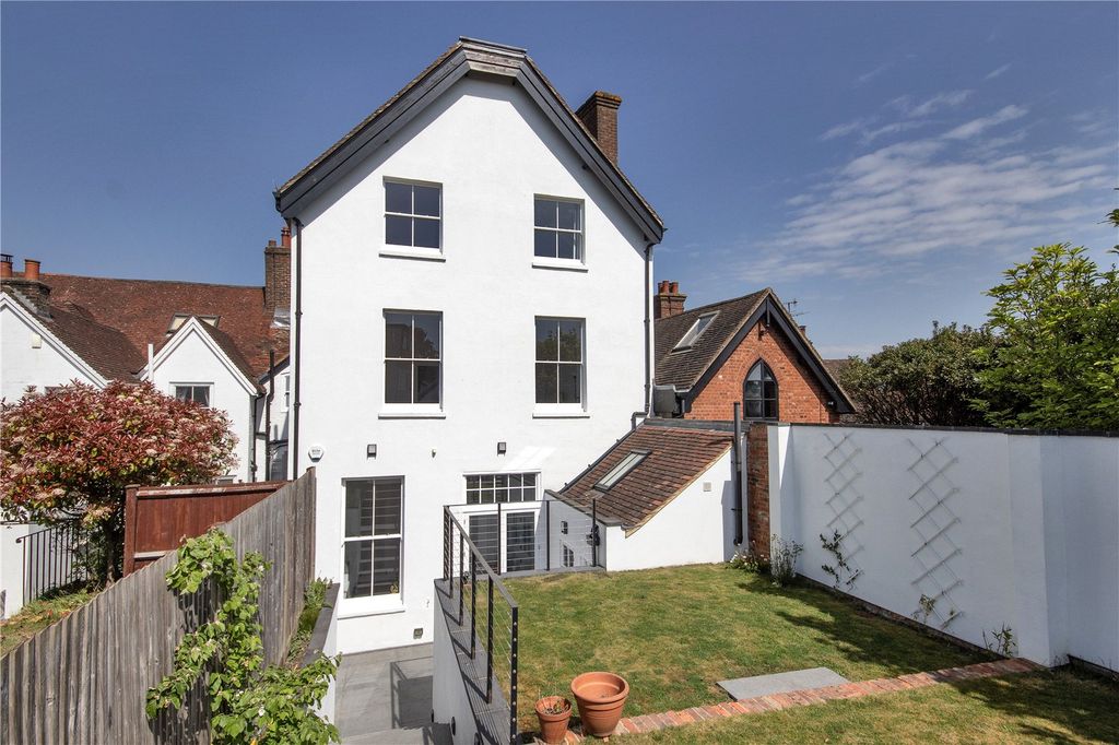 5 bed terraced house for saleHigh Street, Oxted, Surrey RH8