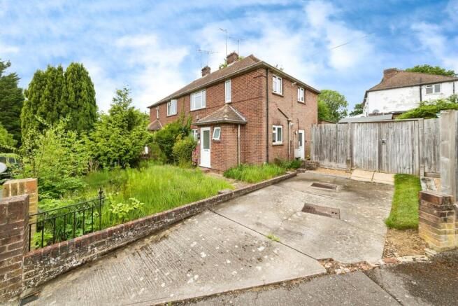 1 bed maisonette for saleElizabeth Crescent, East Grinstead RH19