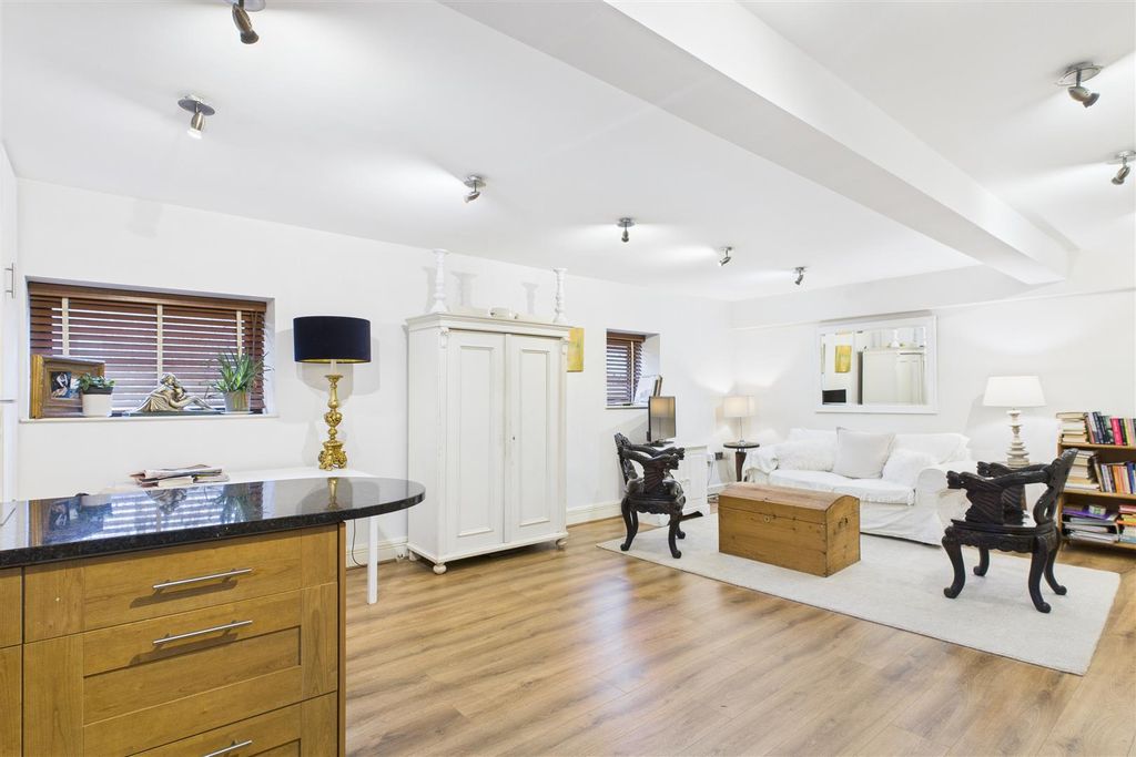 Additional image 6 of 2 bed flat for saleGeorge Street, Newark NG24