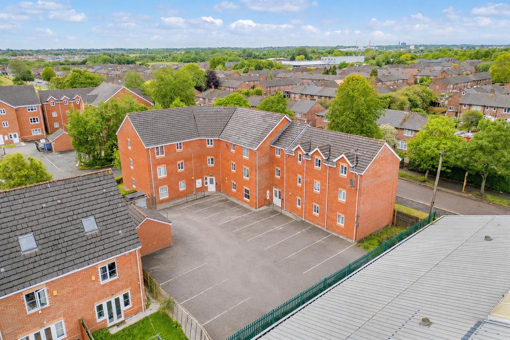 2 bed flat for saleAshtons Green Drive, St. Helens WA9