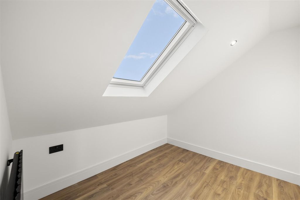 Additional image 17 of 5 bed semi-detached house for saleThe Heights, Northolt UB5