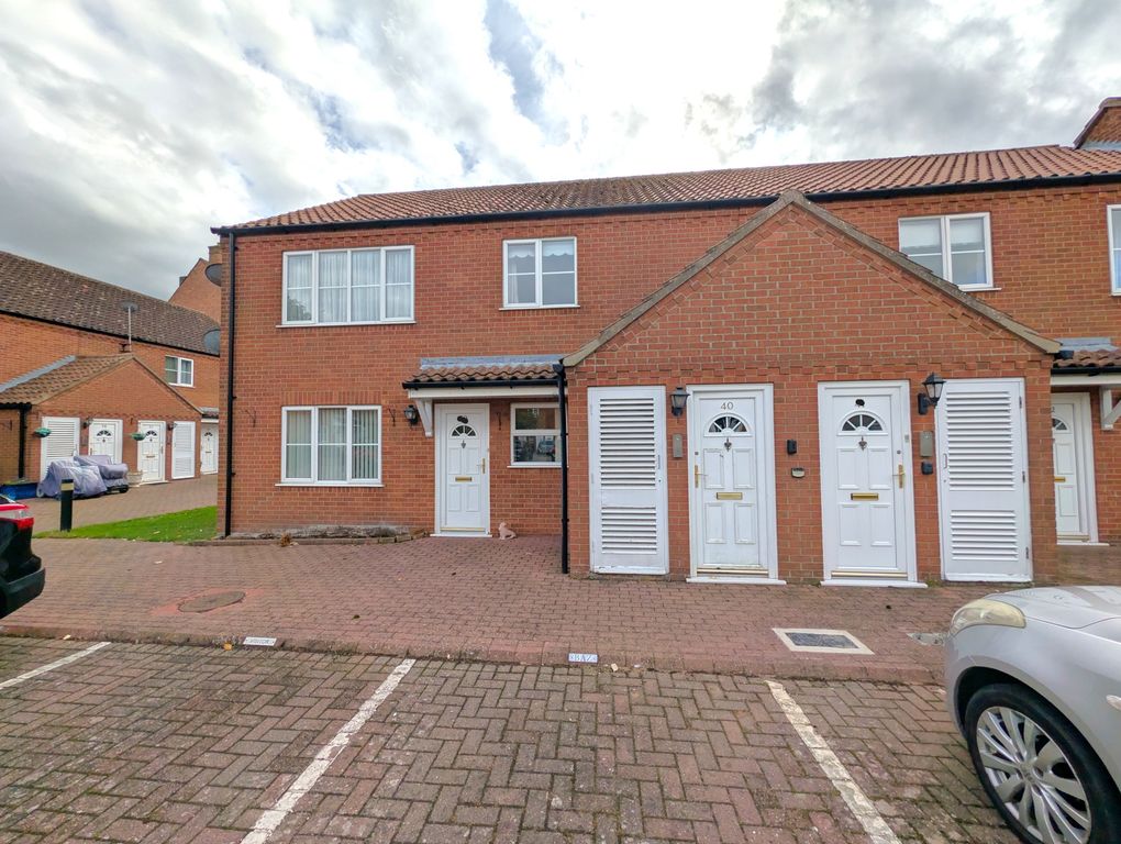 2 bed flat for saleSutton Court, Skegness PE25