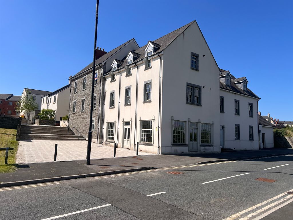 2 bed flat for saleFfordd Coed Darcy, Llandarcy, Neath SA10