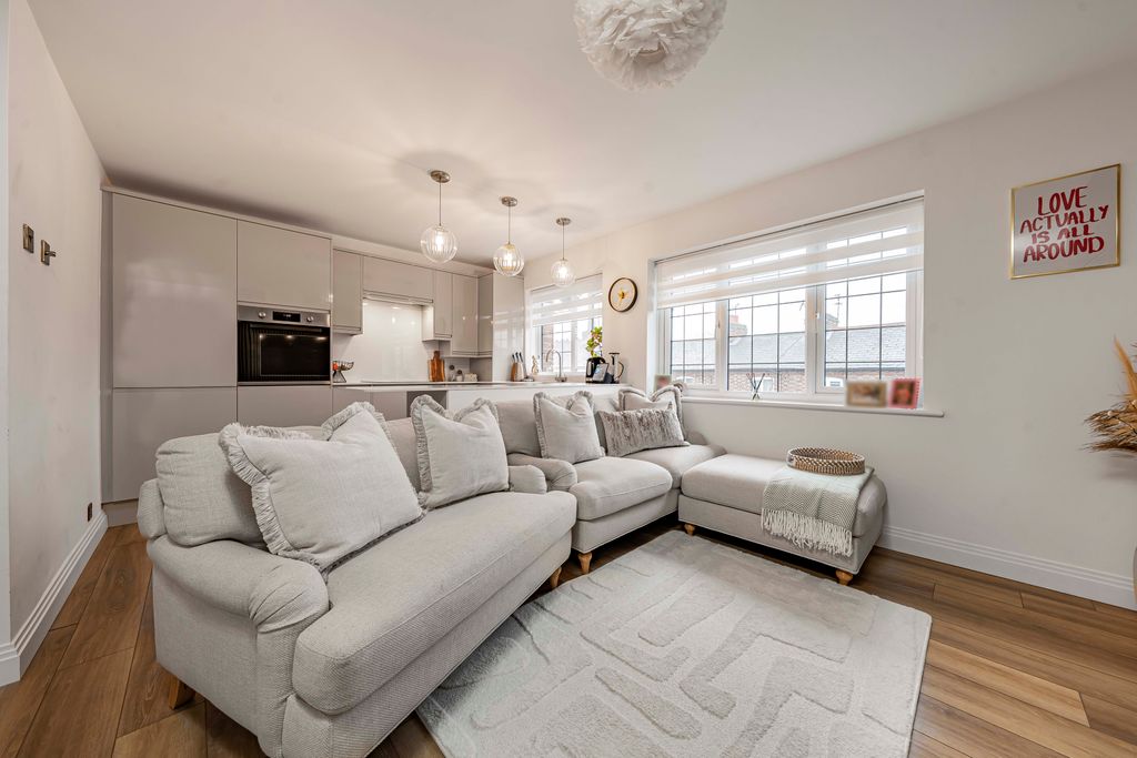 Additional image 4 of 3 bed maisonette for saleCharlotte Way, Marlow SL7