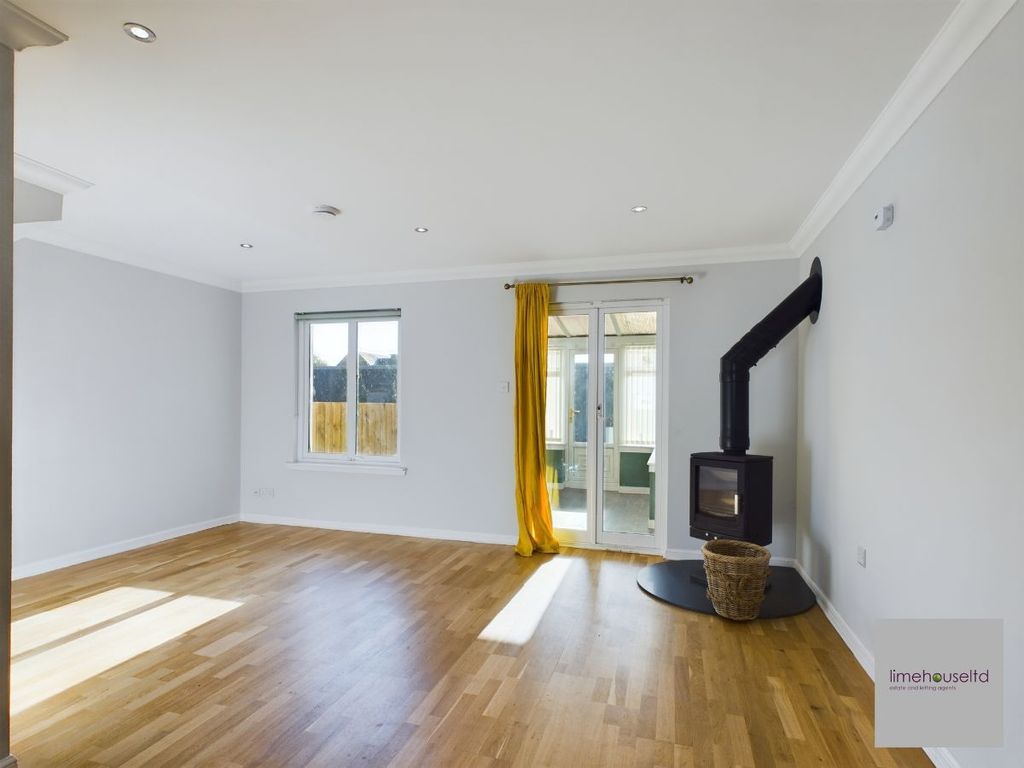 Additional image 5 of 3 bed end terrace house for saleCrosslaw Gardens, Lanark ML11