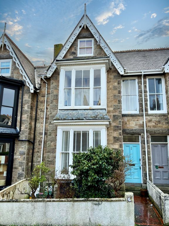 2 bed flat for saleMorrab Road, Penzance TR18