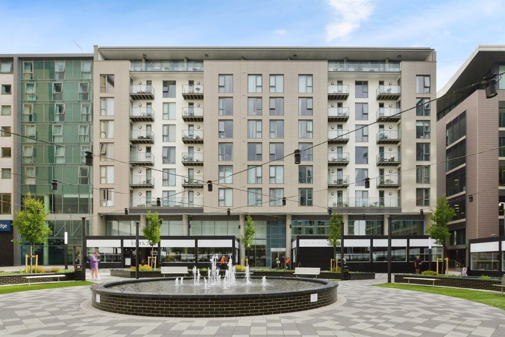 2 bed flat for saleMortimer Square, Milton Keynes MK9