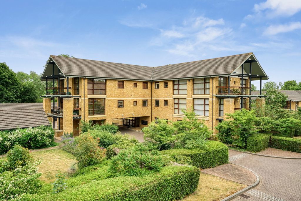 3 bed flat for saleWoodward Place, Loughton Lodge, Milton Keynes MK8