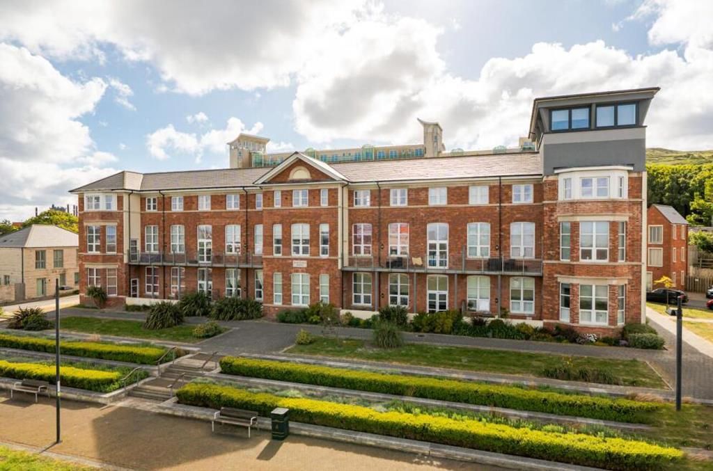 1 bed flat for saleBeresford House, Portland DT5