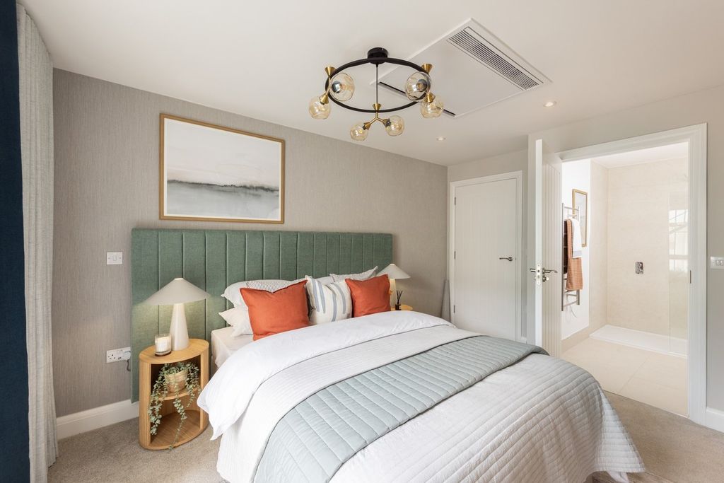 Additional image 4 of 2 bed flat for saleLymington Gate, Stanford Hill, Lymington SO41