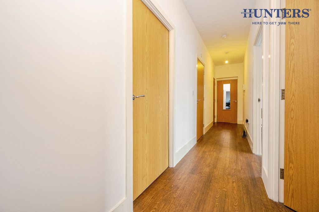 2 bed flat for saleSwan Road, Lichfield WS13 photo 4