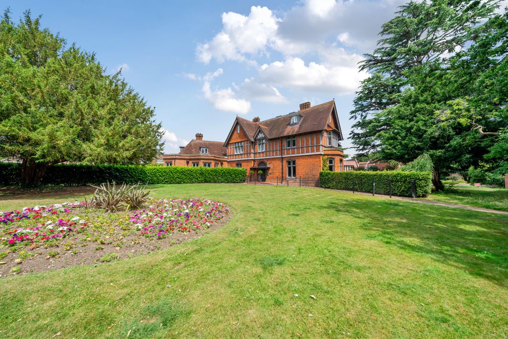 Additional image 18 of 1 bed flat for saleListon Road, Marlow SL7