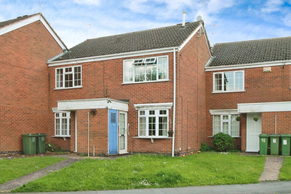 2 bed maisonette for saleThe Square, Glenfield, Leicester, Leicestershire LE3