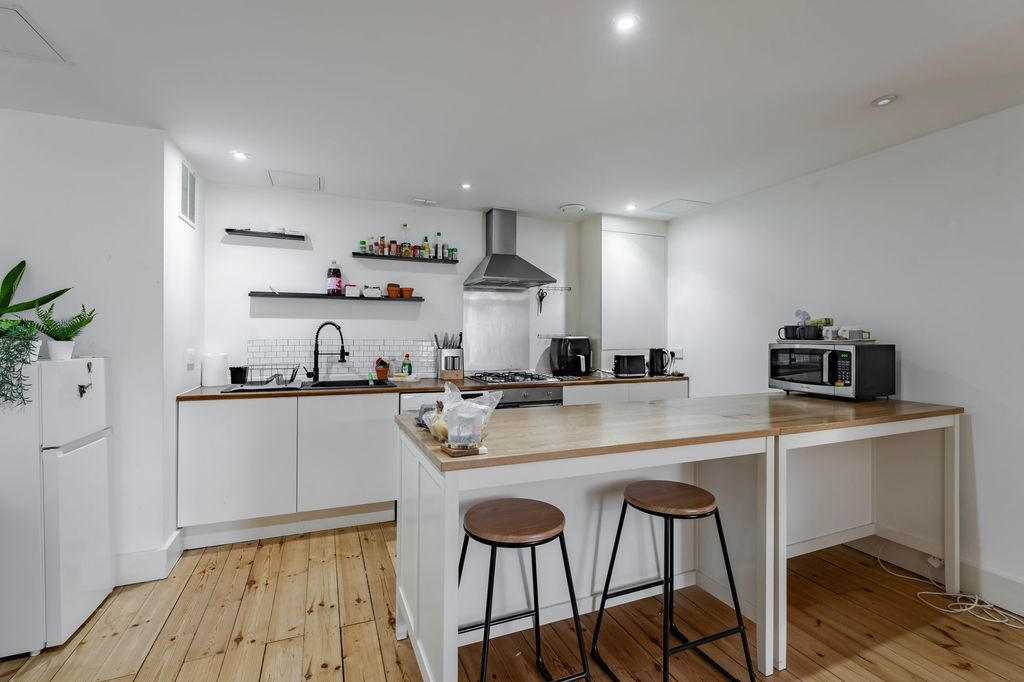 2 bed flat for saleKerrison Road, Norwich NR1 photo 2