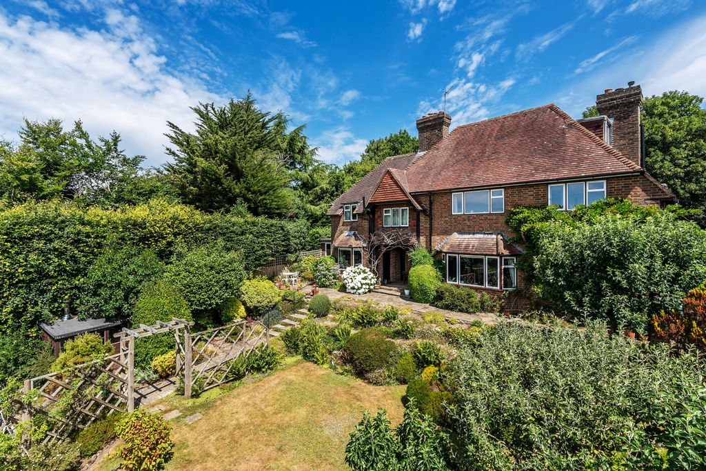 4 bed detached house for saleTrevereux Hill, Limpsfield Chart, Oxted, Surrey RH8