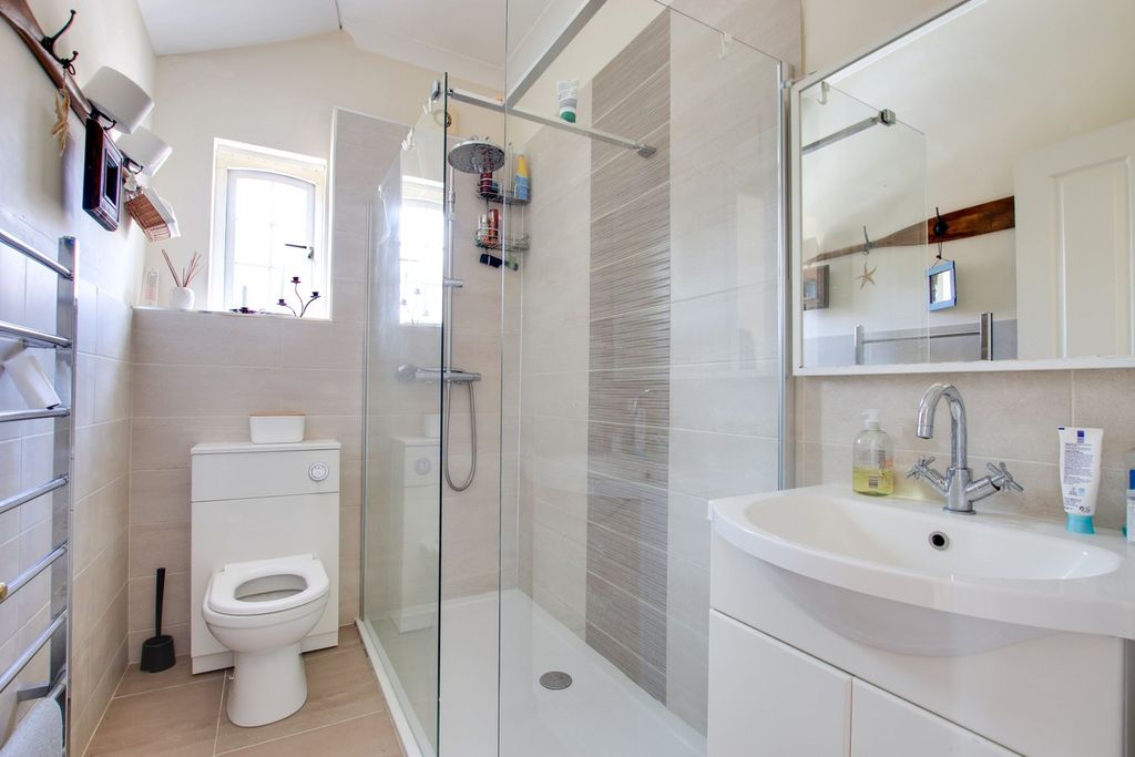 Additional image 9 of 3 bed maisonette for saleGrove Road, Lymington SO41