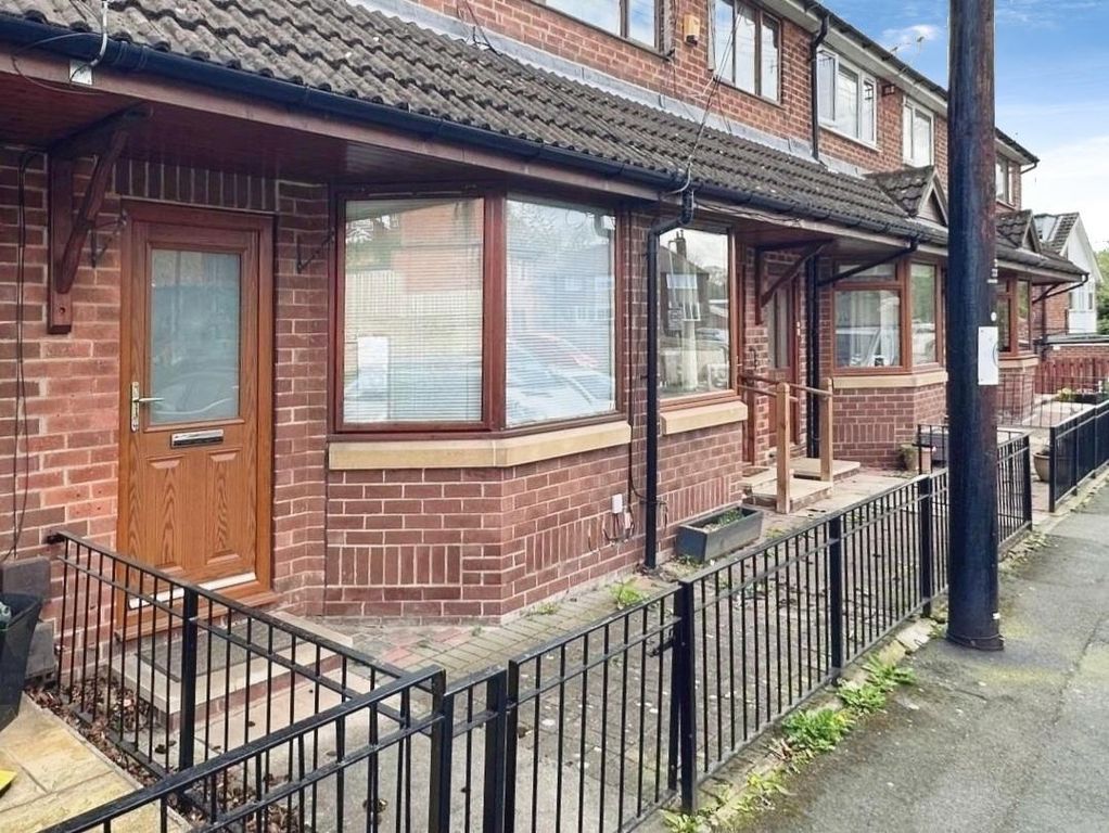 2 bed flat for saleThe Gills, Otley LS21