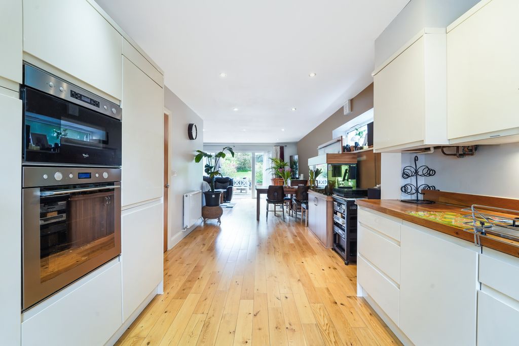 Additional image 11 of 4 bed semi-detached house for salePollard Road, Morden SM4