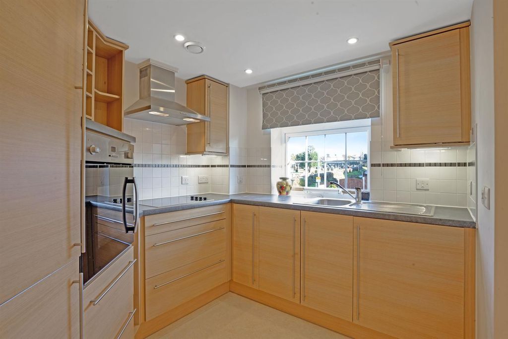 Additional image 2 of 1 bed flat for saleWeighbridge Court, 301 High Street, Chipping Ongar, Essex CM5