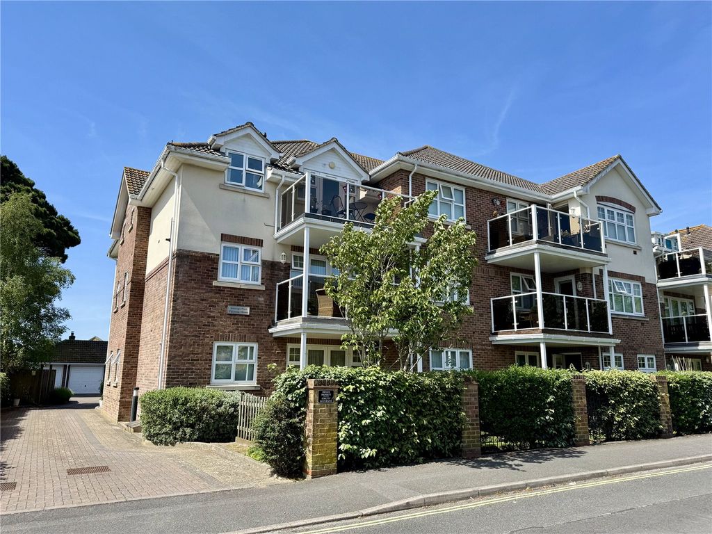 2 bed flat for saleVictoria House, 48 Whitefield Road, New Milton, Hampshire BH25