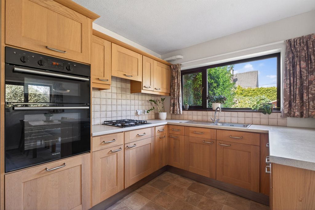 Additional image 26 of 5 bed detached house for saleBeverley Road, Leamington Spa, Warwickshire CV32