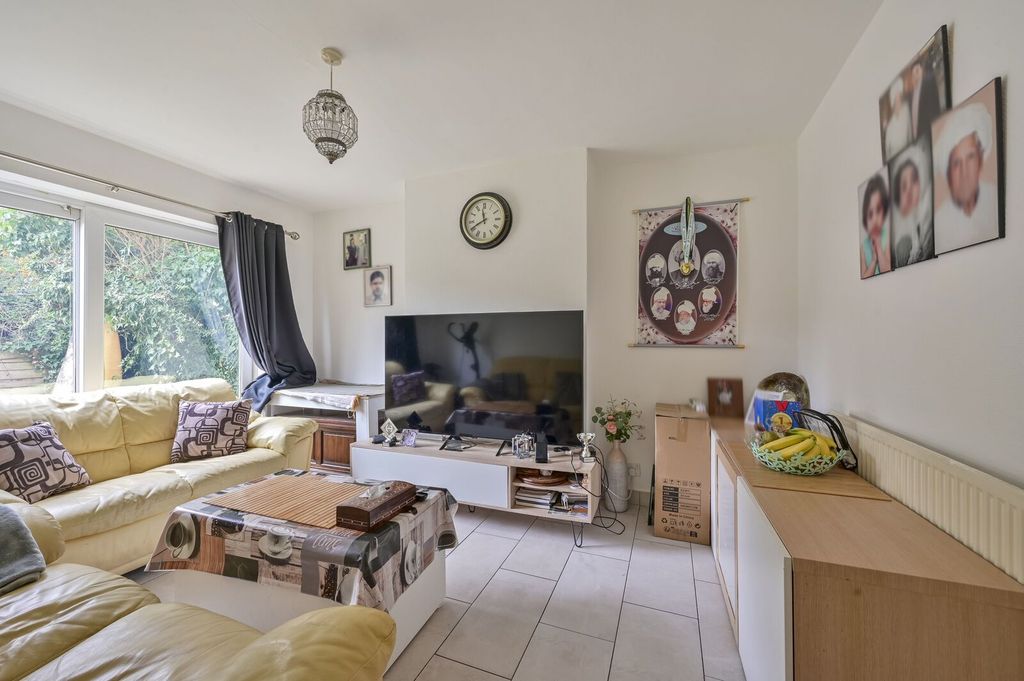Additional image 4 of 3 bed maisonette for saleLondon Road, Morden SM4