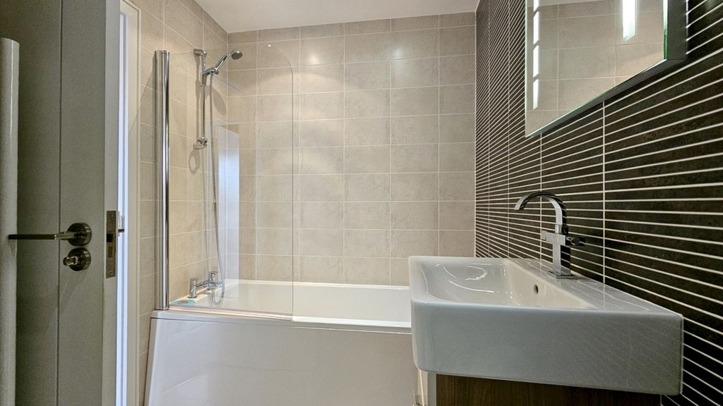 Additional image 6 of 2 bed maisonette for saleThe Old Carriage Works, Brunel Quays, Lostwithiel, Cornwall PL22