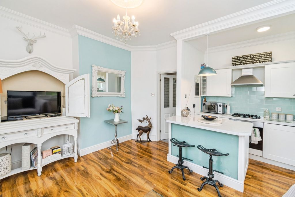 Additional image 7 of 1 bed flat for saleGosport Lane, Lyndhurst, Hampshire SO43