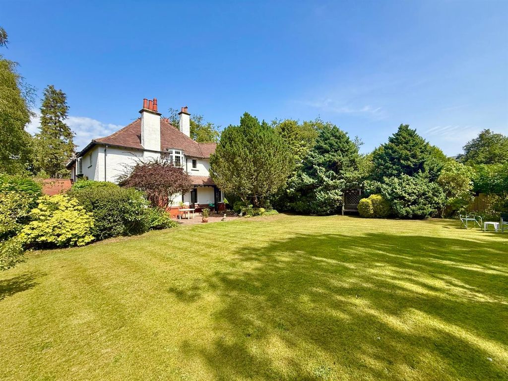 Additional image 3 of 5 bed detached house for salePark Lane, Macclesfield SK11