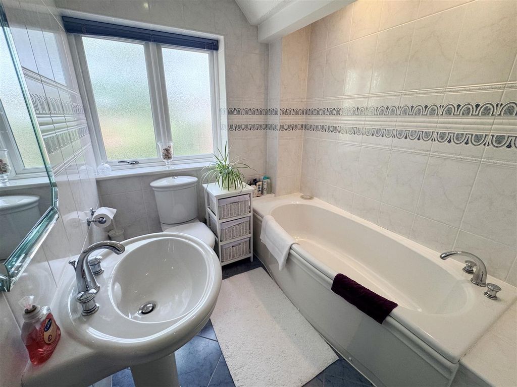 Additional image 32 of 6 bed detached house for saleBickleigh Ridge, Yew Gate, Newbury RG14