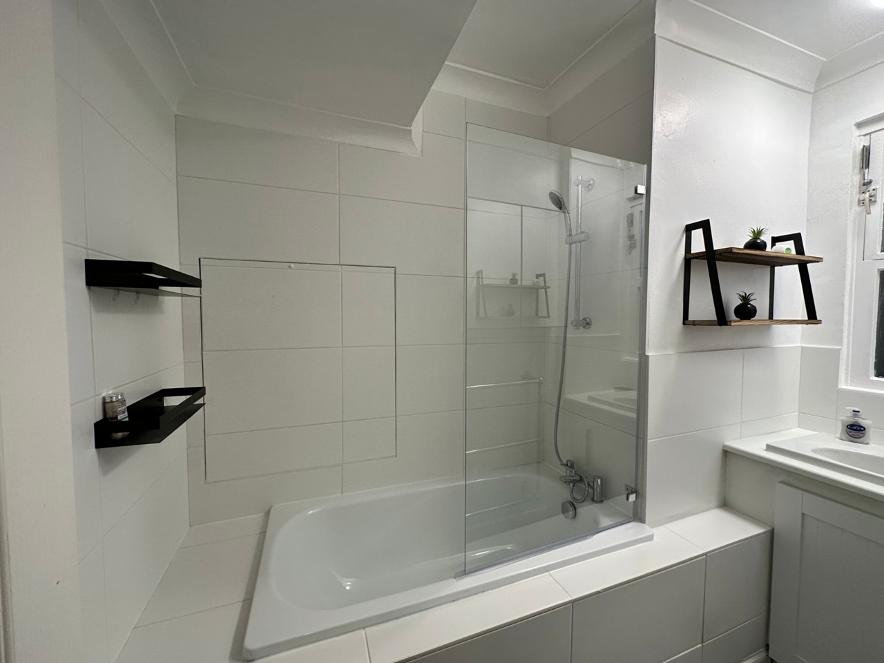 Room in a Shared Flat, Keats House, SW1V, N1 7GU photo 5