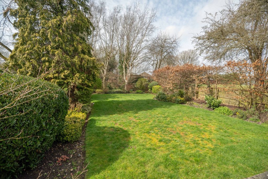 Additional image 21 of 4 bed detached house for saleOsborne Road, Potters Bar EN6