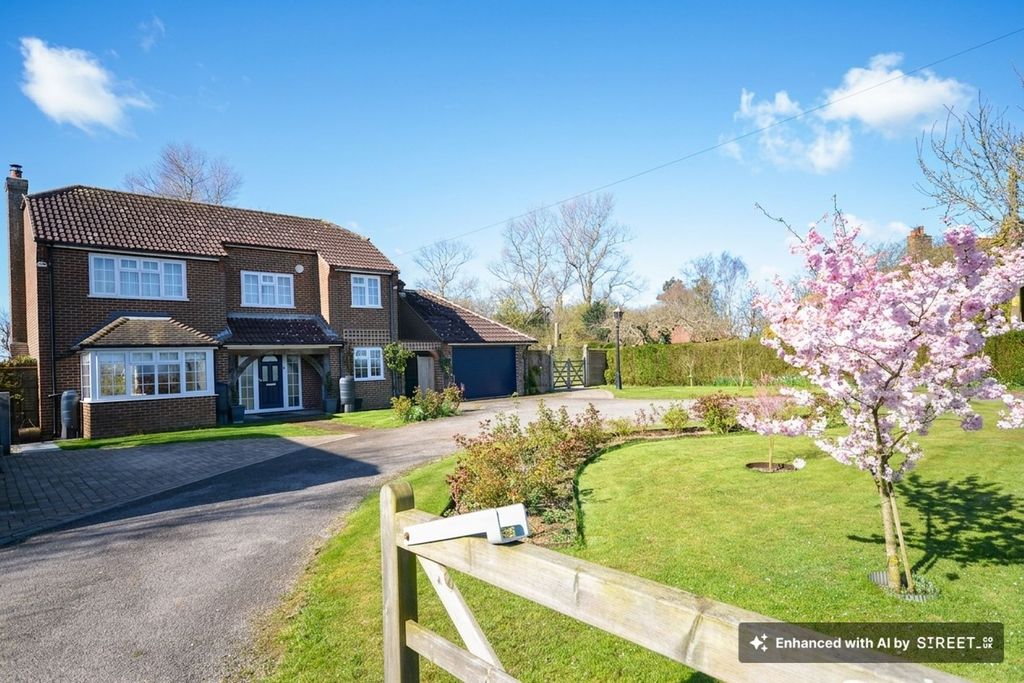 4 bed detached house for saleAshford Road, New Romney TN28