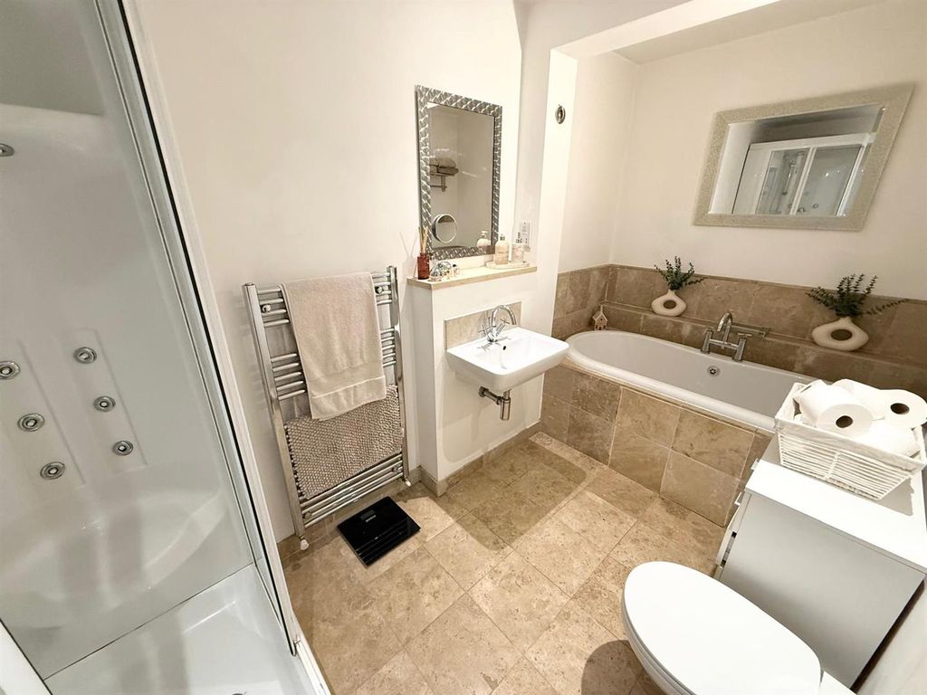 Additional image 8 of 2 bed flat for saleElizabeth Street, Macclesfield SK11