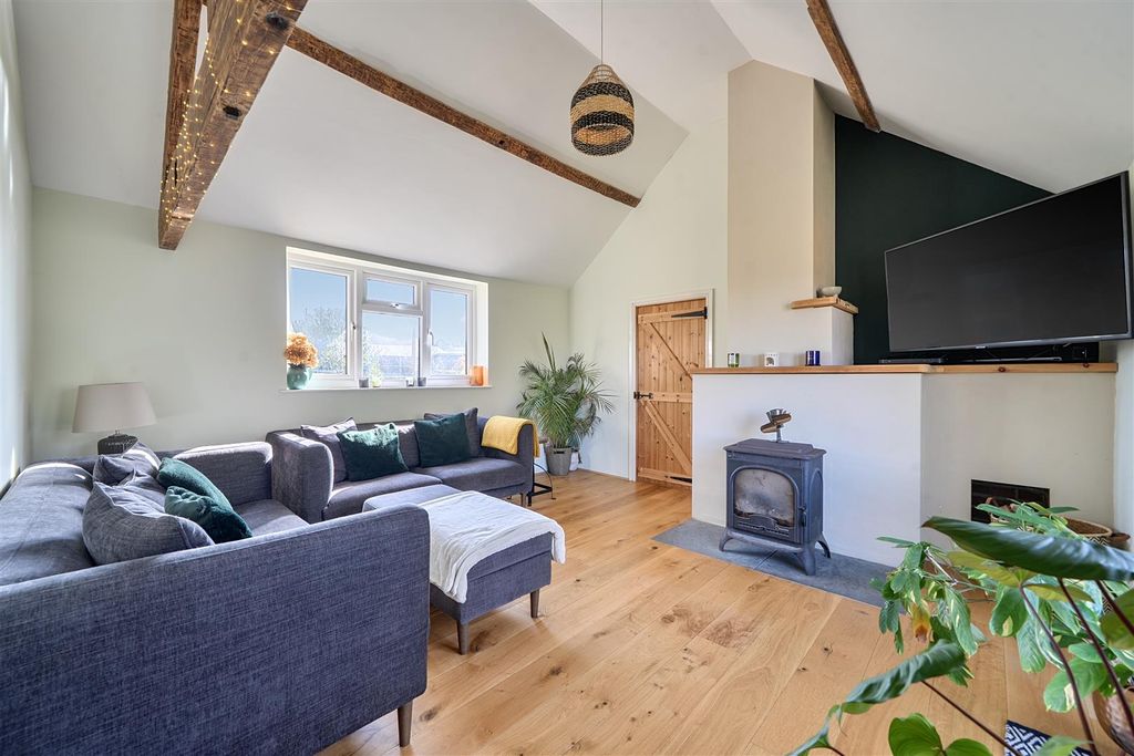 4 bed barn conversion for saleTail Mill Lane, Merriott TA16 photo 5