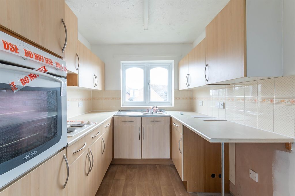 Additional image 5 of 2 bed flat for saleNewnham Green, Maldon CM9