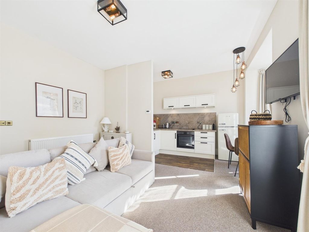 1 bed flat for saleSt James Place, Ilfracombe EX34