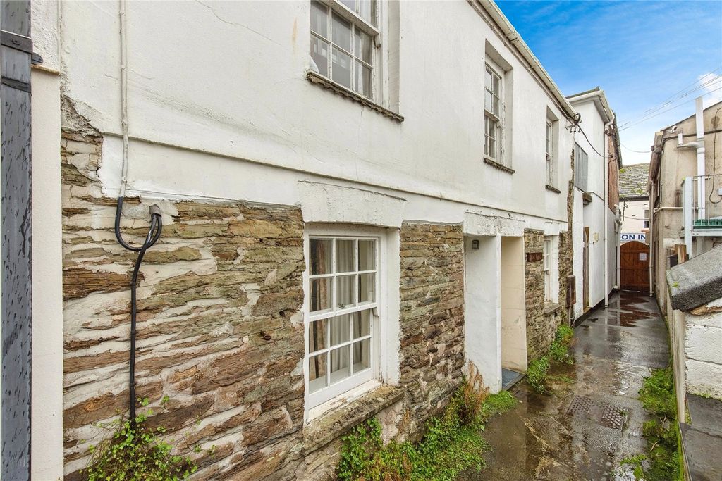 3 bed terraced house for saleLanadwell Street, Padstow, Cornwall PL28