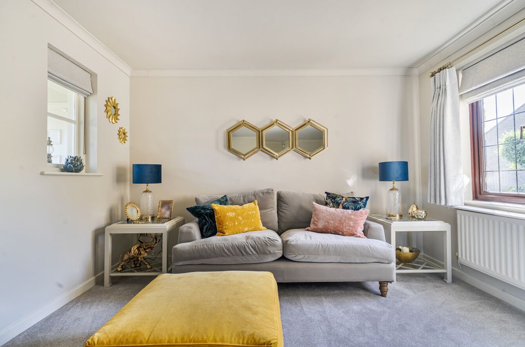 Additional image 7 of 4 bed link detached house for saleThe Spinney, Lechlade, Gloucestershire GL7