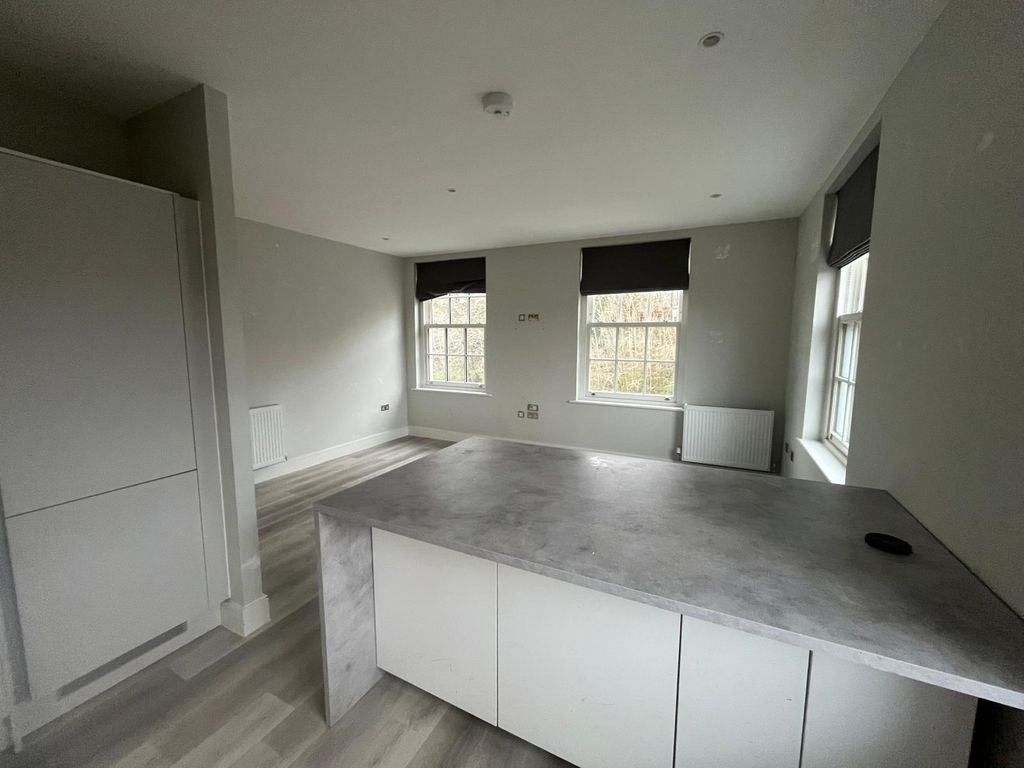 2 bed flat for saleYork Rise, Orpington BR6 photo 3