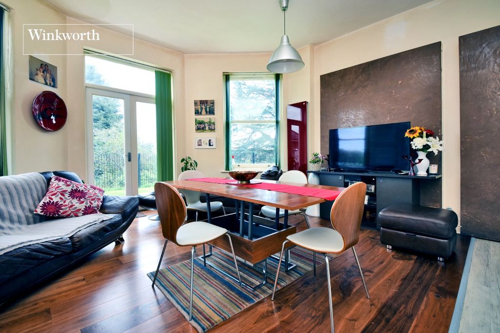 Additional image 7 of 2 bed flat for salePoulter Park, Bishopsford Road, Morden SM4