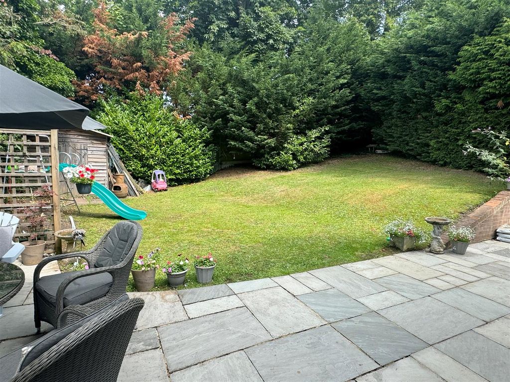 Additional image 18 of 4 bed detached house for saleBledlow Close, Newbury RG14