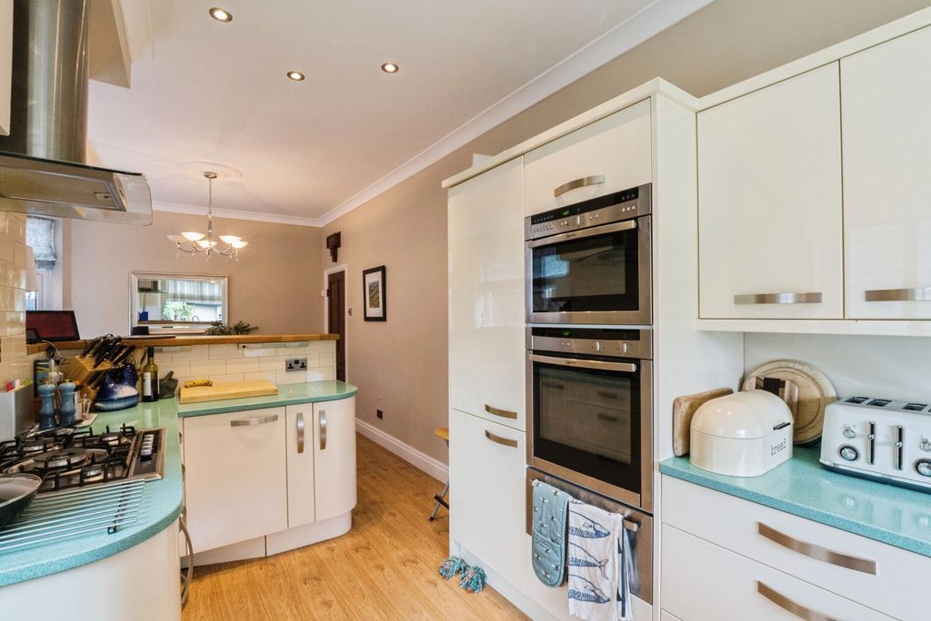 Additional image 2 of 4 bed semi-detached house for saleWorsley Road, Lytham St. Annes FY8