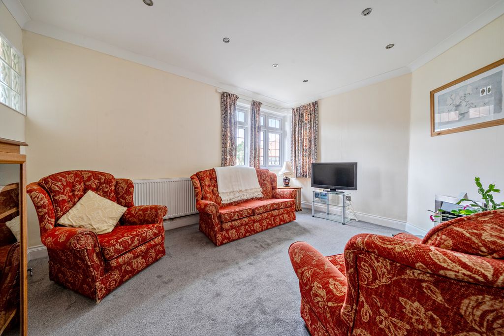 Additional image 3 of 4 bed bungalow for saleCarron Lane, Midhurst GU29