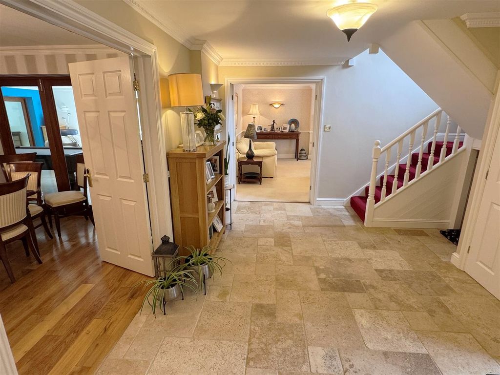 Additional image 15 of 6 bed detached house for saleBickleigh Ridge, Yew Gate, Newbury RG14